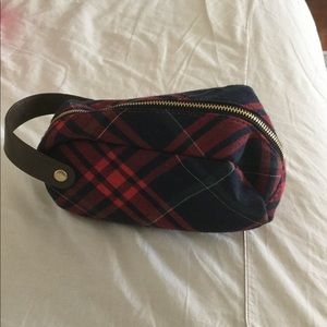 Cosmetic pouch